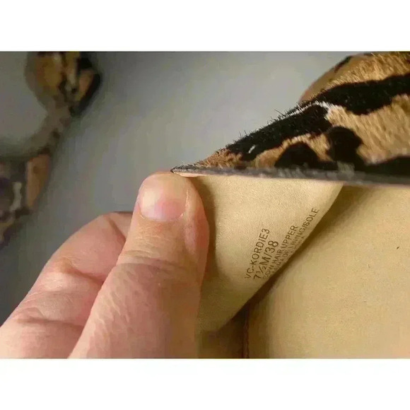 Vince Camuto Animal Print Real Cow Hair Kordie 3 Flats Size 7.5 Women's Unique - Picture 10 of 16